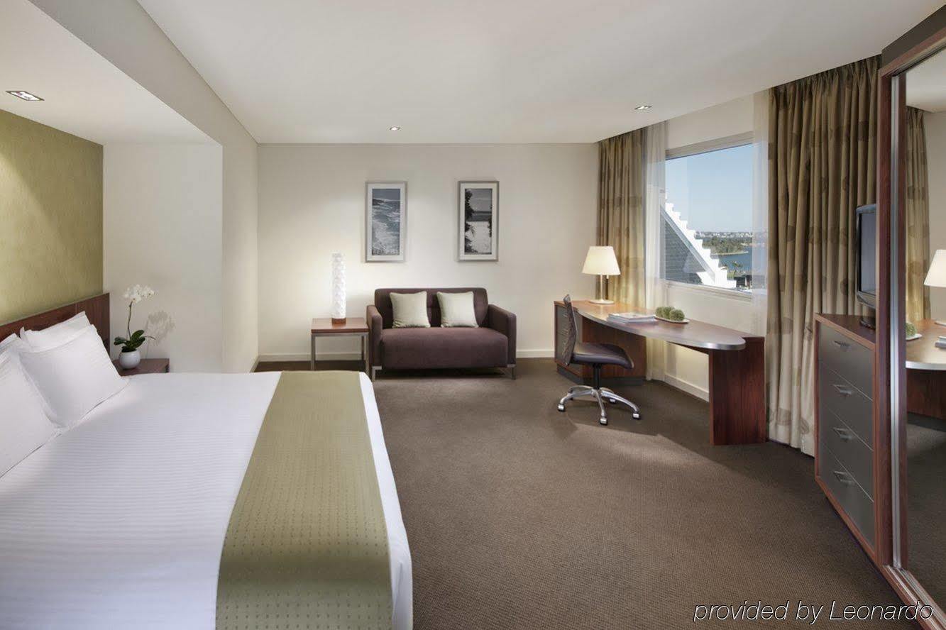 Crown Promenade Perth Otel Oda fotoğraf